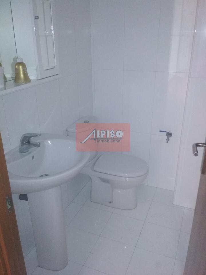 156813750700015765_15681343829 Oficina en Ourense