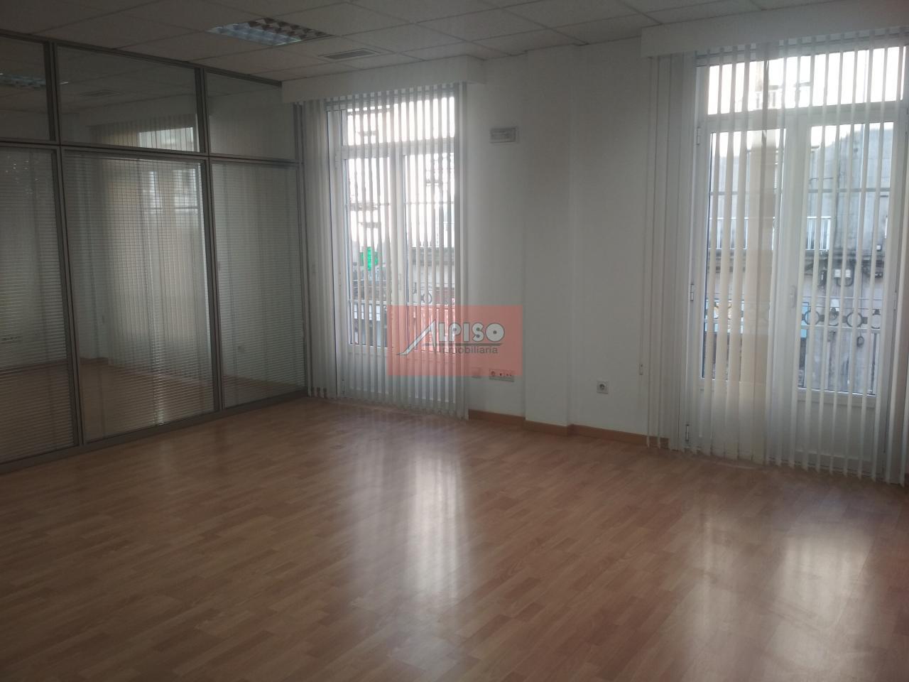 156813750700015765_15681344032 Oficina en Ourense