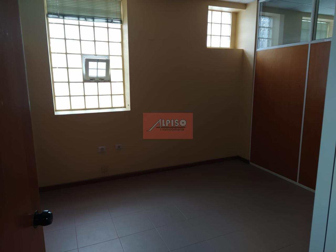 157978013000016426_15797799566 Oficina en Ourense