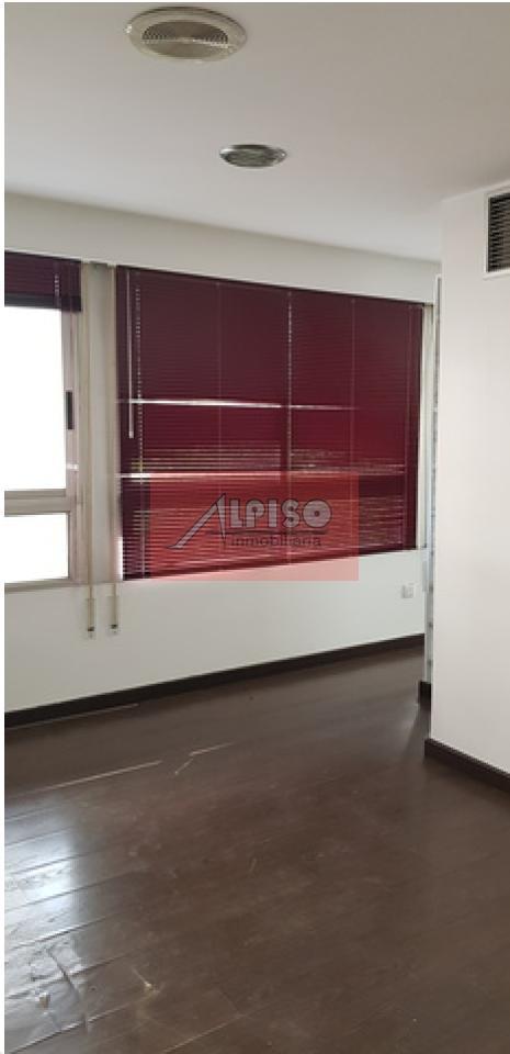 160736008400018182_16069883383 Oficina en Ourense