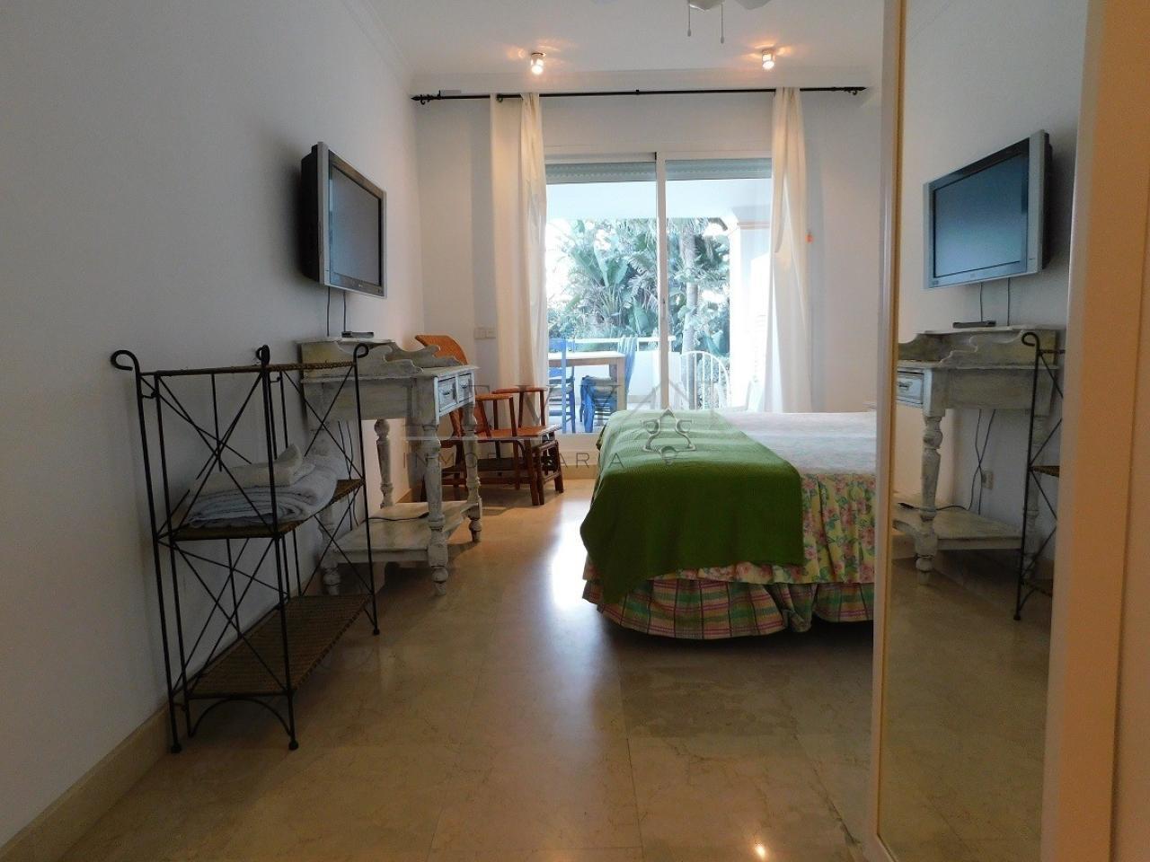 162453149200122179_16225343771 Apartamento en Puerto Banús