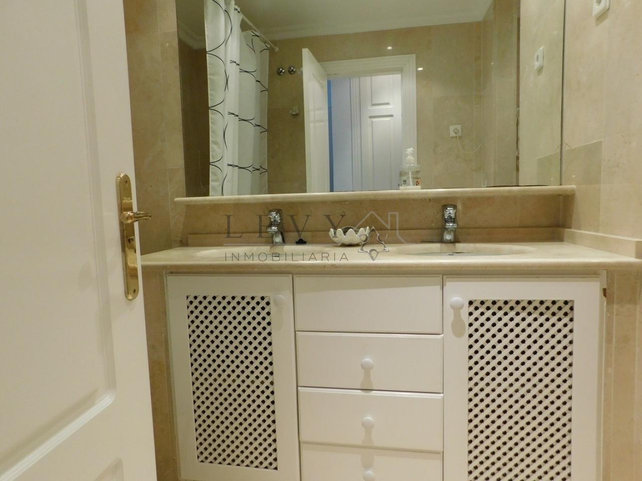 162453149500122179_16225343824 Apartamento en Puerto Banús