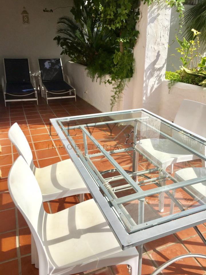162453157100122185_16225340147 Apartamento en Marbella