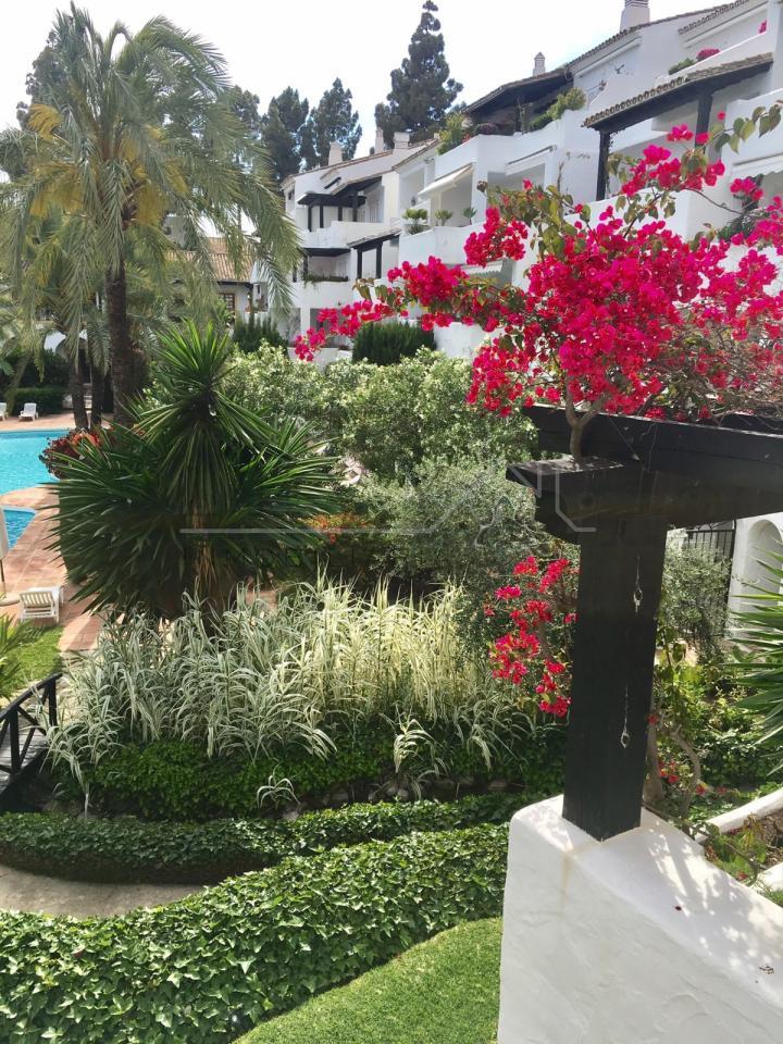 162453157300122185_16225340210 Apartamento en Marbella