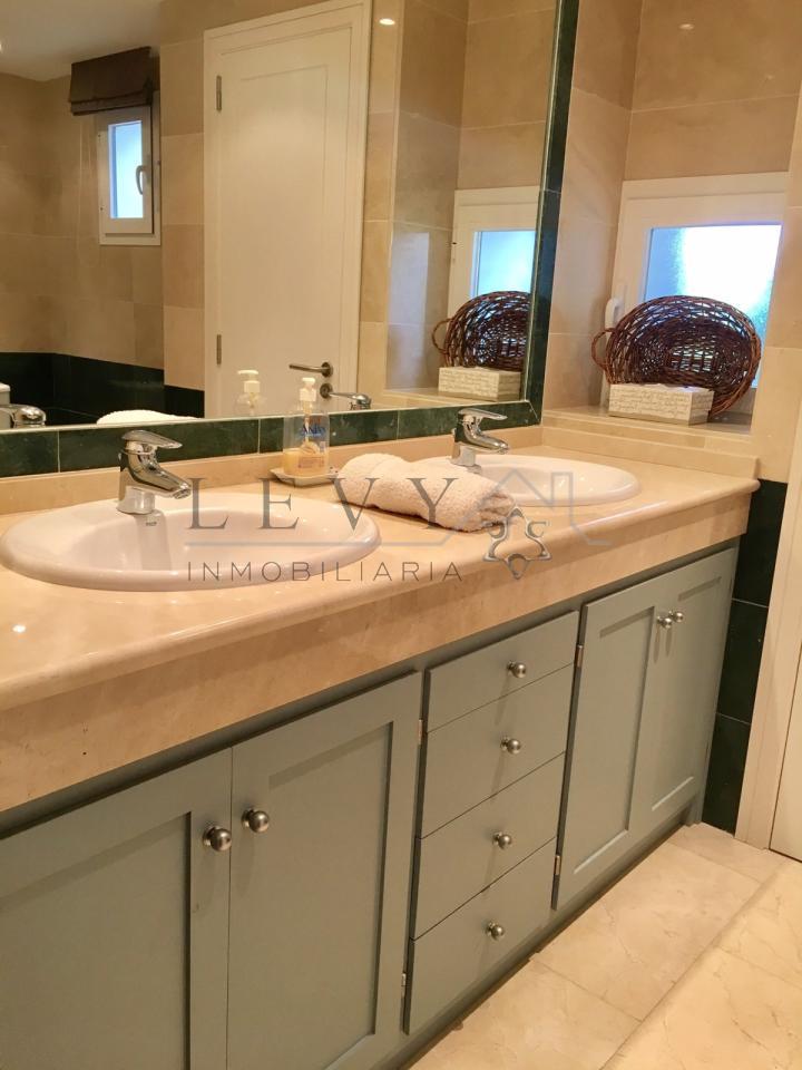 162453158100122185_16225340794 Apartamento en Marbella