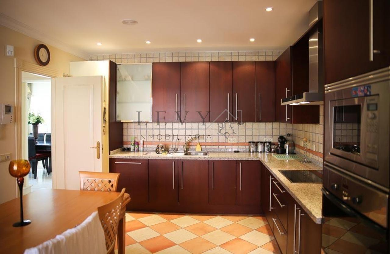 162453208100026528_16225338257 Casa en Puerto Banús