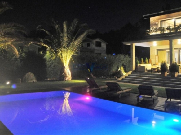 Impresionante chalet a cinco minutos de la ciudad