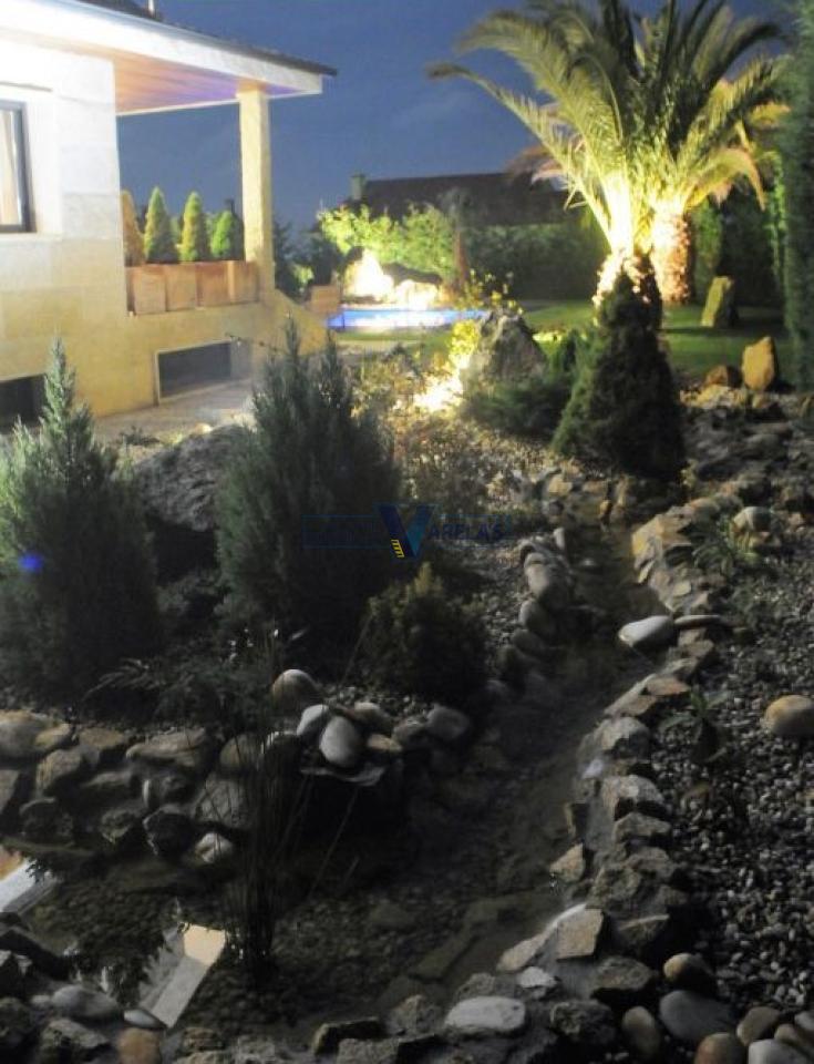 164422738600015899_15432370942 Impresionante chalet a cinco minutos de la ciudad