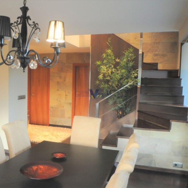 Impresionante chalet a cinco minutos de la ciudad