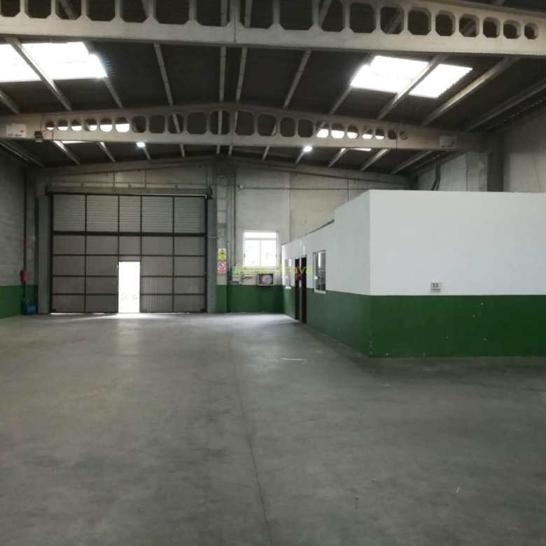 Nave Industrial en Mos