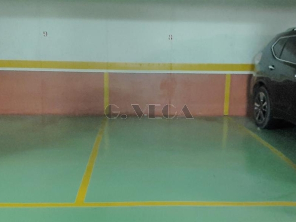 Amplia plaza de garaje en zona de Hispanidad. Buenos accesos y maniobrabilidad. Precio NEGOCIABLE