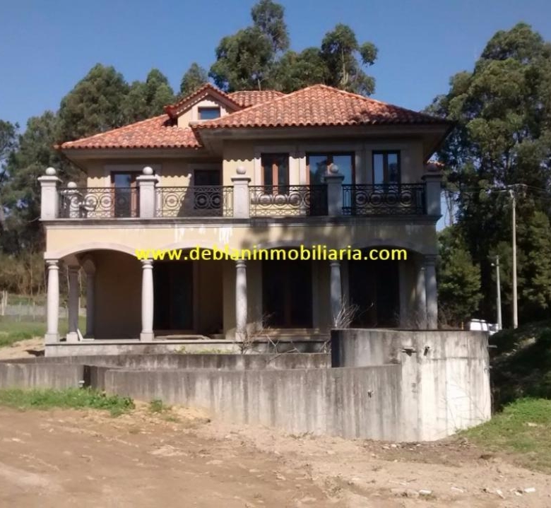 SE VENDE ESPECTACULAR CASA DE 478m2 EN SALVATIERRA