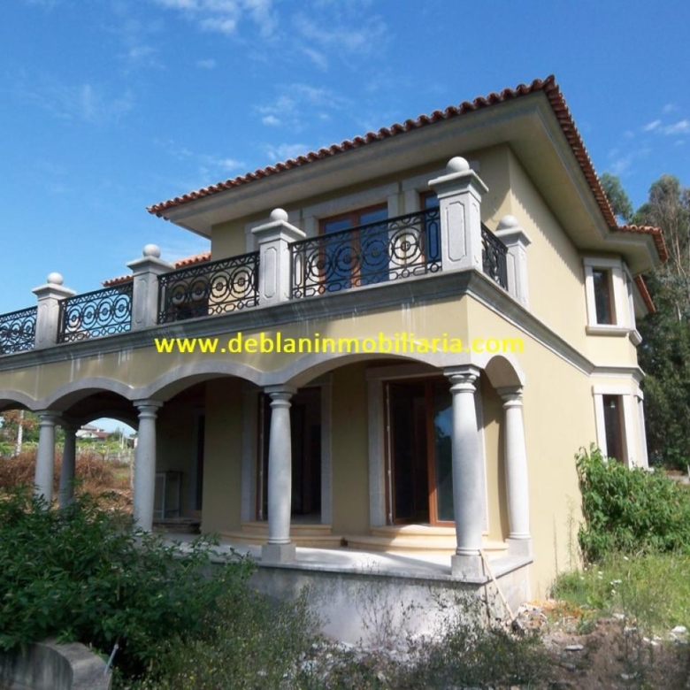 SE VENDE ESPECTACULAR CASA DE 478m2 EN SALVATIERRA