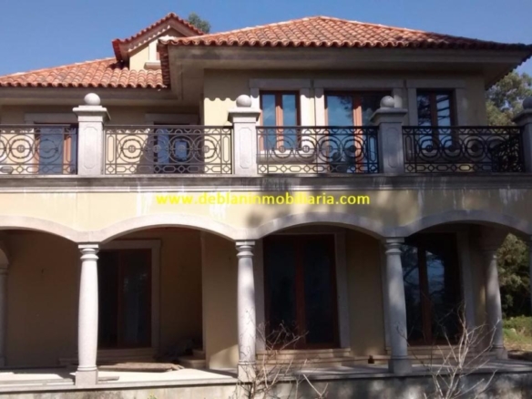 SE VENDE ESPECTACULAR CASA DE 478m2 EN SALVATIERRA