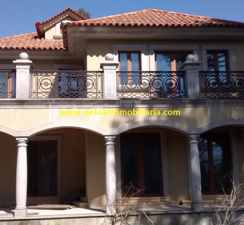 SE VENDE ESPECTACULAR CASA DE 478m2 EN SALVATIERRA
