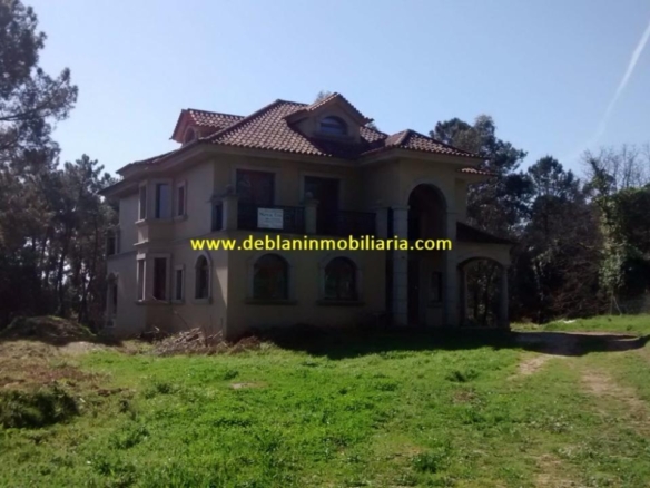 SE VENDE ESPECTACULAR CASA DE 478m2 EN SALVATIERRA