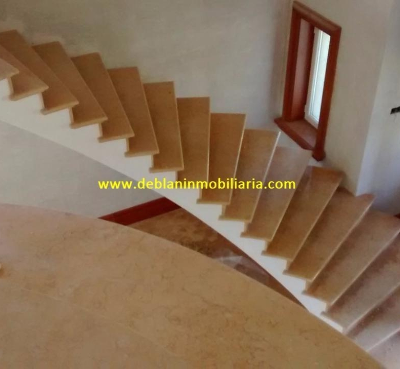 SE VENDE ESPECTACULAR CASA DE 478m2 EN SALVATIERRA