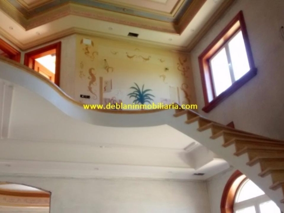 SE VENDE ESPECTACULAR CASA DE 478m2 EN SALVATIERRA