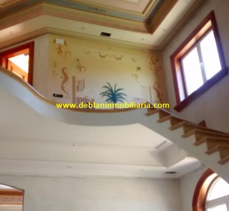 SE VENDE ESPECTACULAR CASA DE 478m2 EN SALVATIERRA