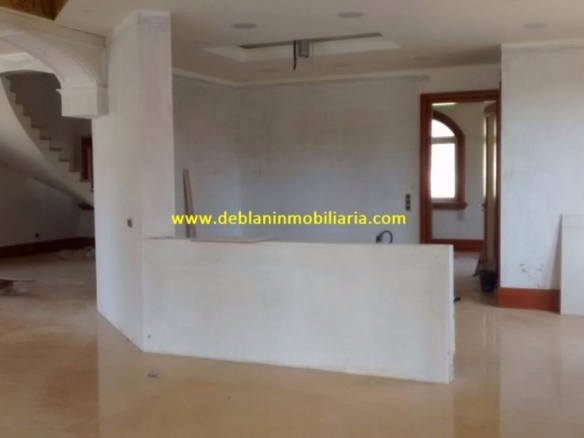 SE VENDE ESPECTACULAR CASA DE 478m2 EN SALVATIERRA