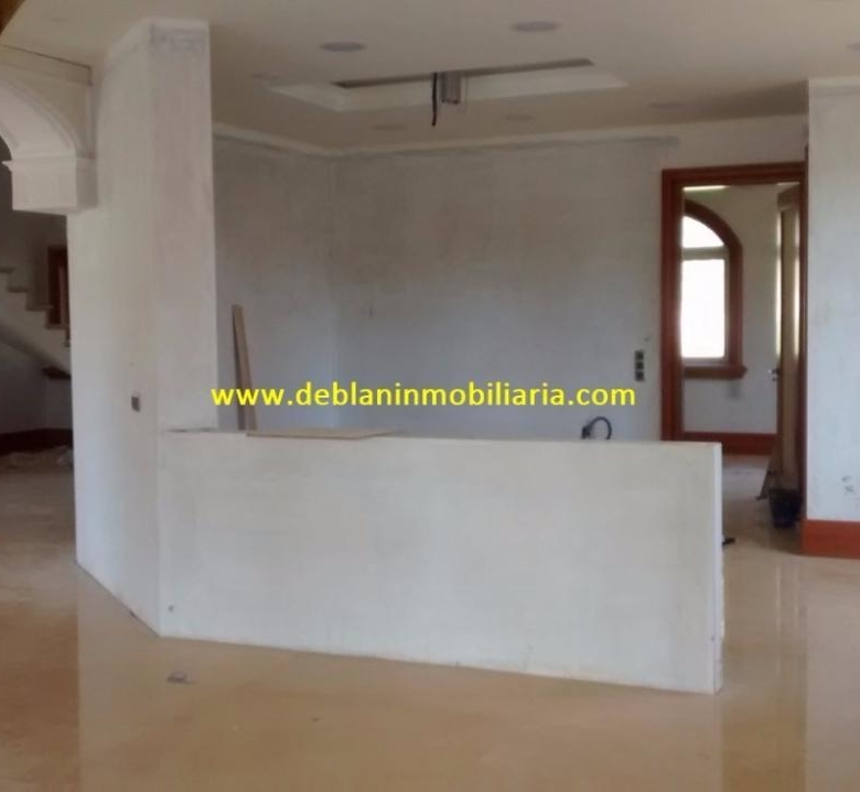 SE VENDE ESPECTACULAR CASA DE 478m2 EN SALVATIERRA