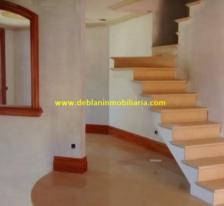 SE VENDE ESPECTACULAR CASA DE 478m2 EN SALVATIERRA