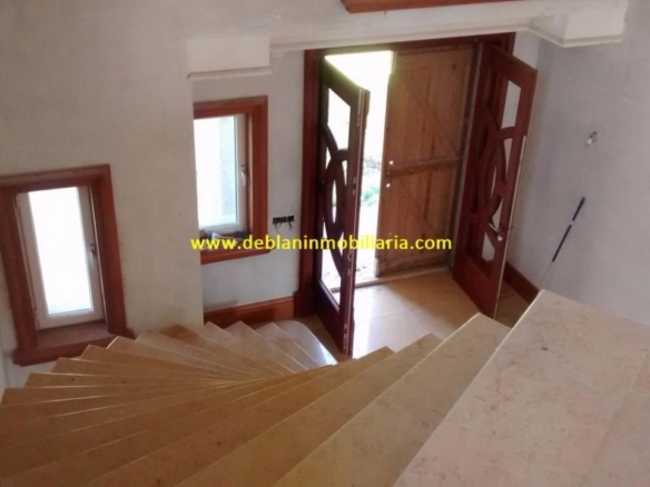 SE VENDE ESPECTACULAR CASA DE 478m2 EN SALVATIERRA