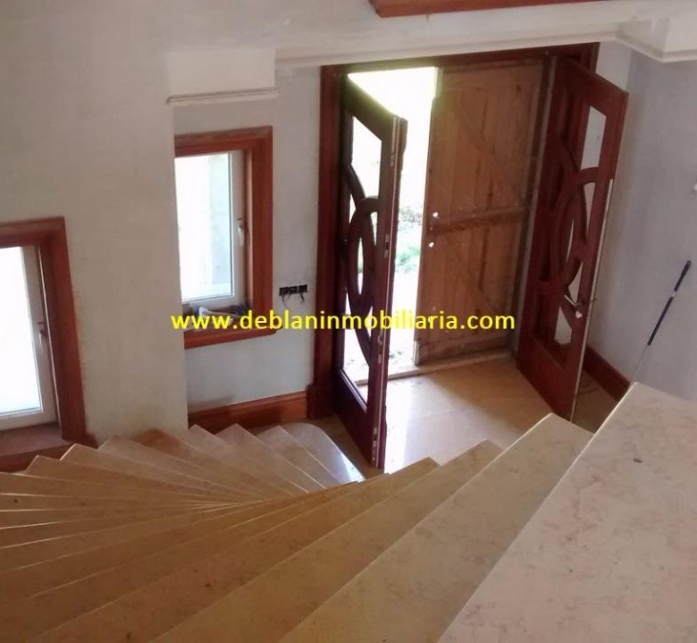 SE VENDE ESPECTACULAR CASA DE 478m2 EN SALVATIERRA