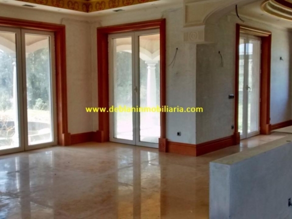 SE VENDE ESPECTACULAR CASA DE 478m2 EN SALVATIERRA