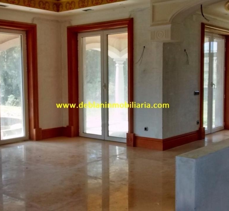SE VENDE ESPECTACULAR CASA DE 478m2 EN SALVATIERRA