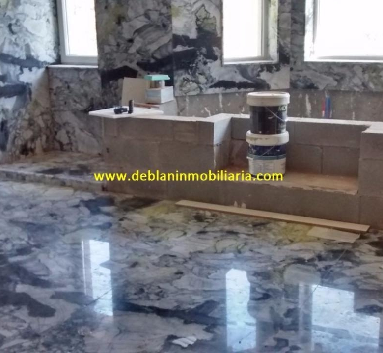 SE VENDE ESPECTACULAR CASA DE 478m2 EN SALVATIERRA