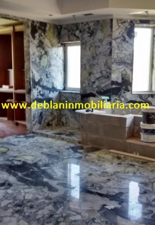 SE VENDE ESPECTACULAR CASA DE 478m2 EN SALVATIERRA