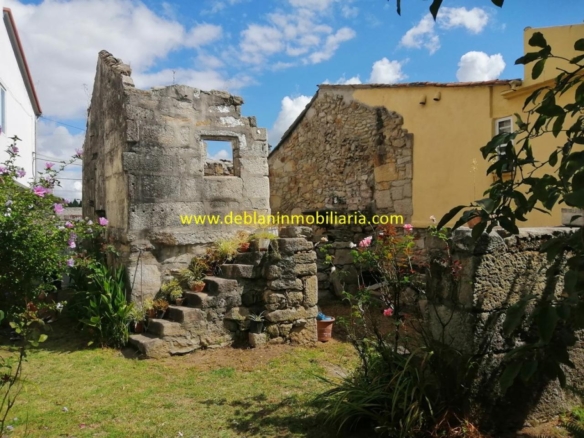 SE VENDE CASA EN RUINAS PARA REHABILITAR EN TUI