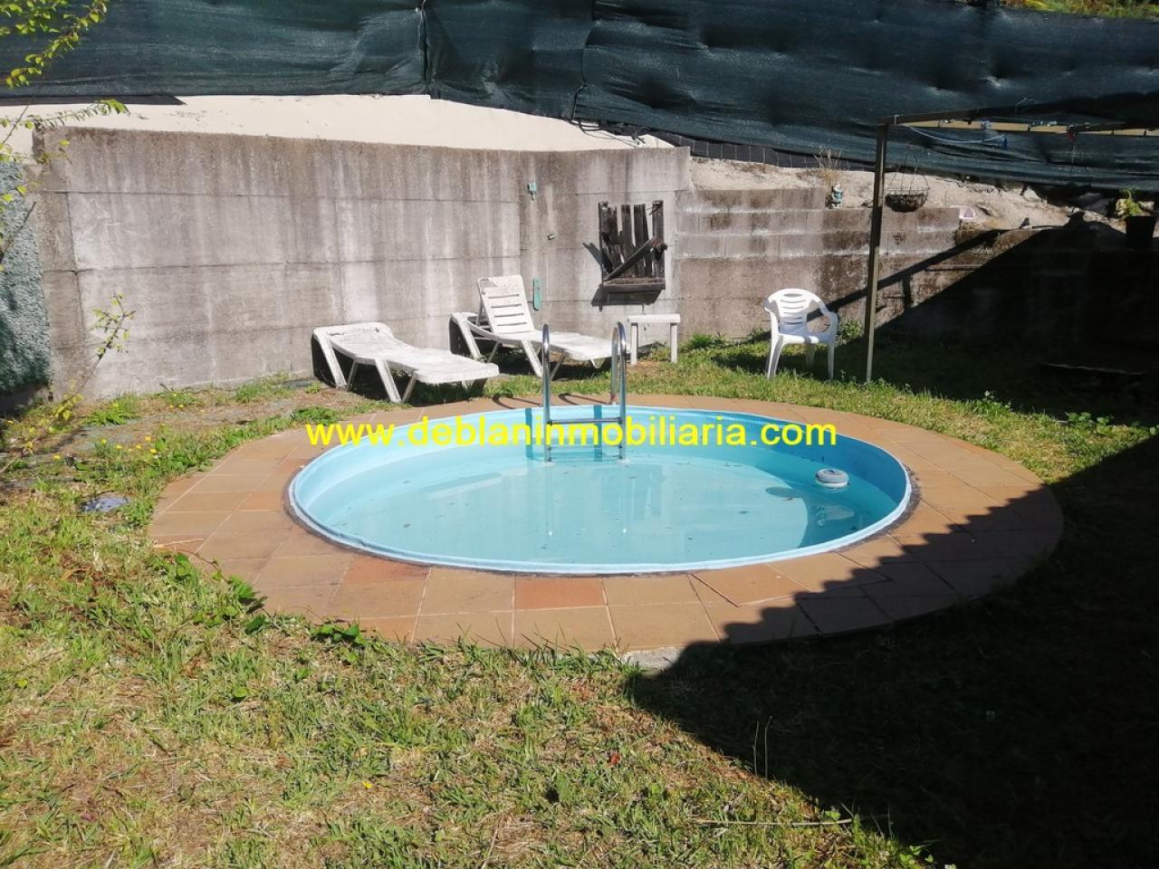 SE VENDE PROPIEDAD CON 2 VIVIENDAS EN TOMIÑO