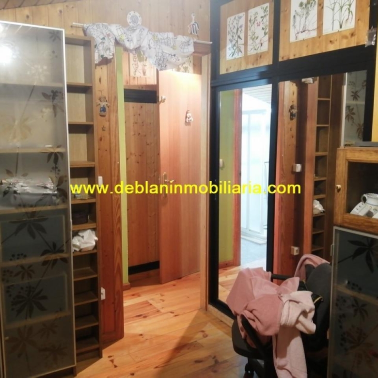SE VENDE PROPIEDAD CON 2 VIVIENDAS EN TOMIÑO