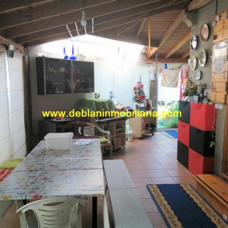 SE VENDE PROPIEDAD CON 2 VIVIENDAS EN TOMIÑO