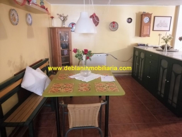 SE VENDE PROPIEDAD CON 2 VIVIENDAS EN TOMIÑO