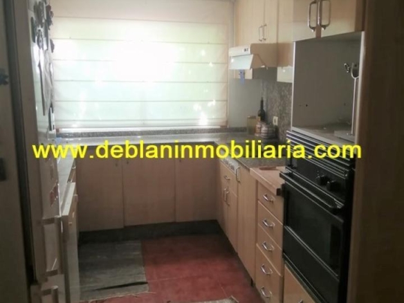 SE VENDE PROPIEDAD CON 2 VIVIENDAS EN TOMIÑO