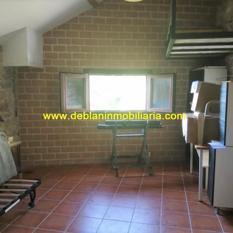 SE VENDE PROPIEDAD CON 2 VIVIENDAS EN TOMIÑO