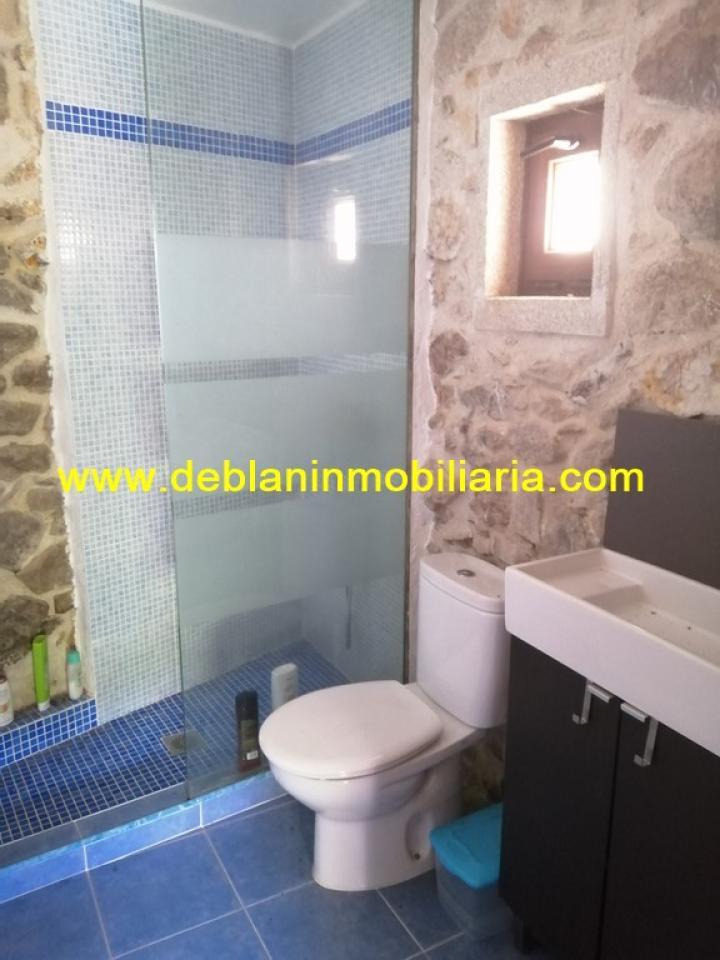 SE VENDE PROPIEDAD CON 2 VIVIENDAS EN TOMIÑO