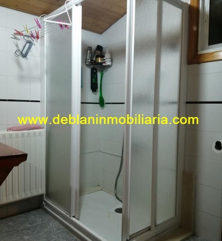 SE VENDE PROPIEDAD CON 2 VIVIENDAS EN TOMIÑO