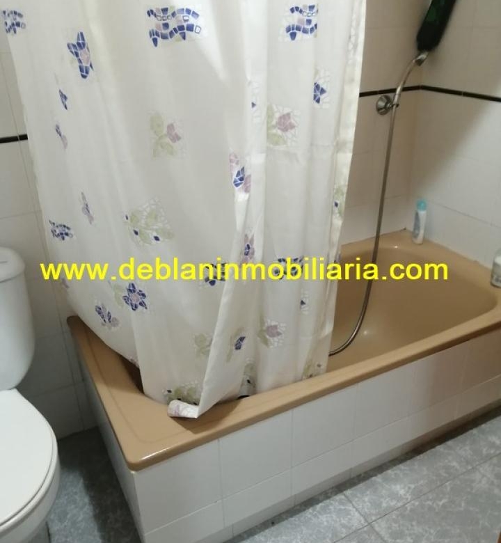 SE VENDE PROPIEDAD CON 2 VIVIENDAS EN TOMIÑO