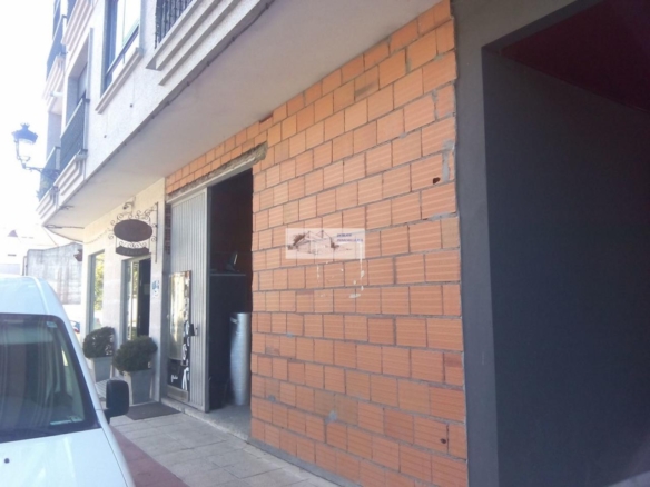 SE VENDE/ALQUILA LOCAL COMERCIAL DE 125 M2