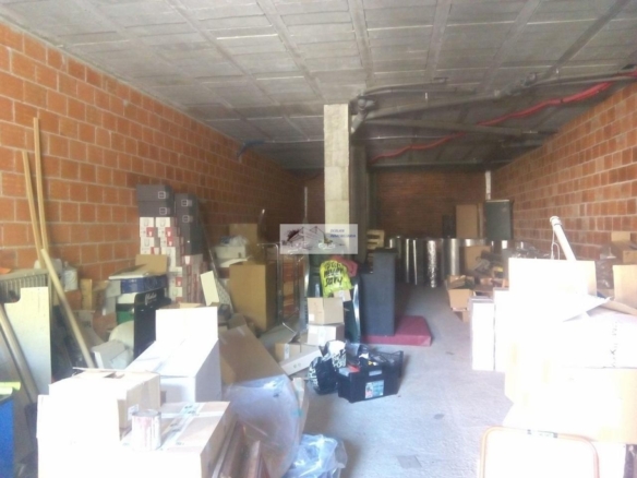 SE VENDE/ALQUILA LOCAL COMERCIAL DE 125 M2