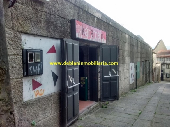 SE ALQUILA LOCAL DE 345M2 CON AMPLIA TERRAZA EN CASCO VIEJO DE TUI