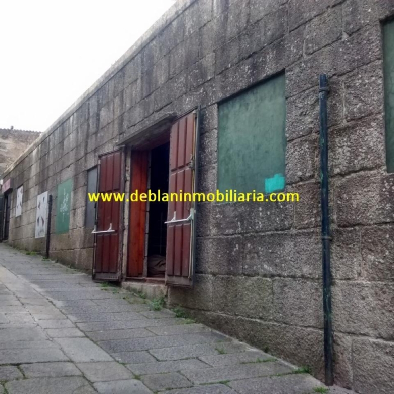SE ALQUILA LOCAL DE 345M2 CON AMPLIA TERRAZA EN CASCO VIEJO DE TUI
