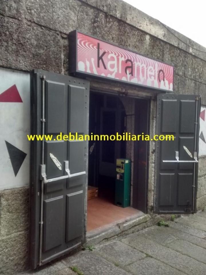 SE ALQUILA LOCAL DE 345M2 CON AMPLIA TERRAZA EN CASCO VIEJO DE TUI