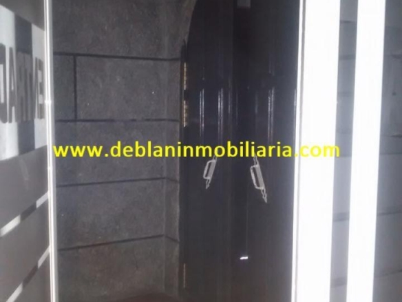 SE ALQUILA LOCAL DE 345M2 CON AMPLIA TERRAZA EN CASCO VIEJO DE TUI