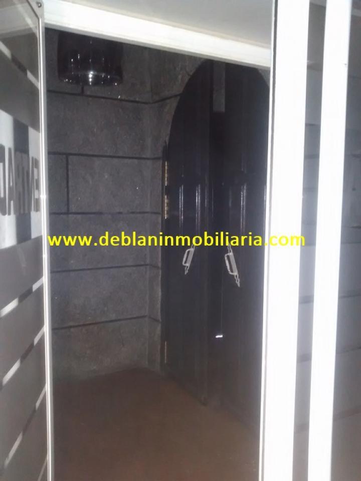 SE ALQUILA LOCAL DE 345M2 CON AMPLIA TERRAZA EN CASCO VIEJO DE TUI