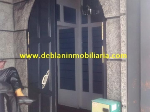 SE ALQUILA LOCAL DE 345M2 CON AMPLIA TERRAZA EN CASCO VIEJO DE TUI